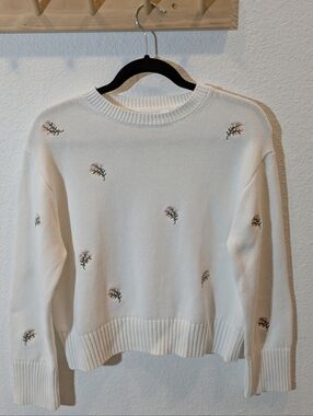 Brit.ny White Floral Embroidered Crewneck Sweater 100% Cotton Soft & Breathable